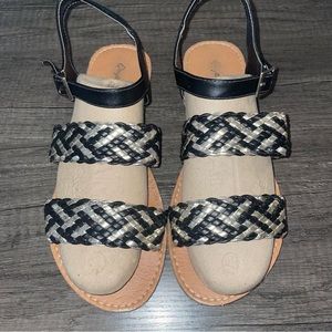 🖤 BLACK AND SILVER SANDALS 🖤